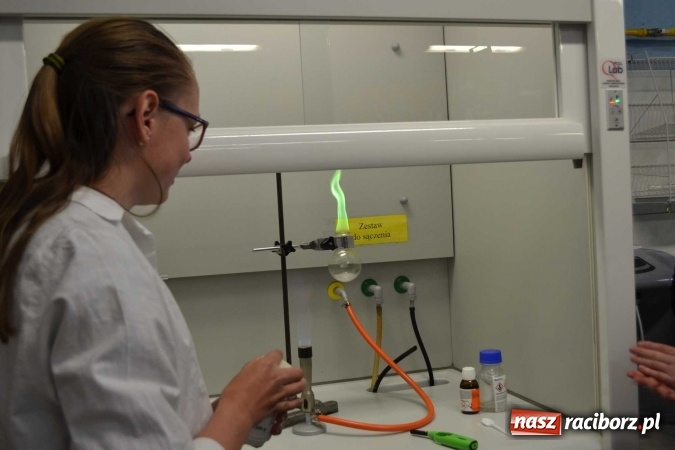 Zdjęcie w galerii na portalu naszraciborz.pl: Chemia wody atrakcyjna dla gimnazjalist&oacute;w wiadomości z regionu