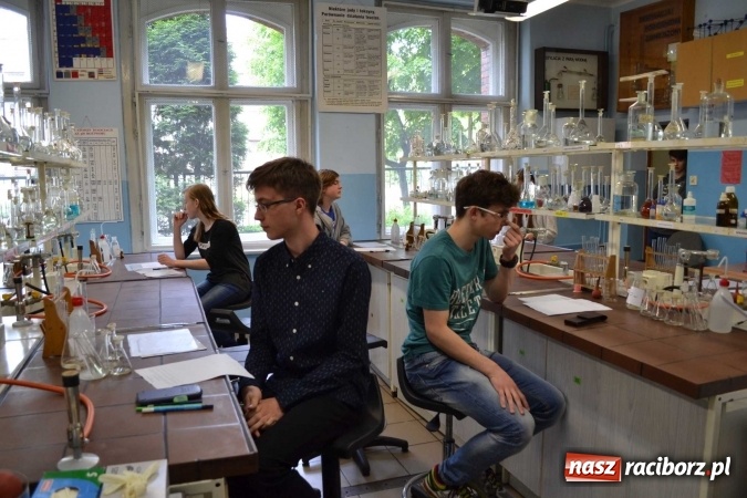 Zdjęcie w galerii na portalu naszraciborz.pl: Chemia wody atrakcyjna dla gimnazjalist&oacute;w wiadomości z regionu