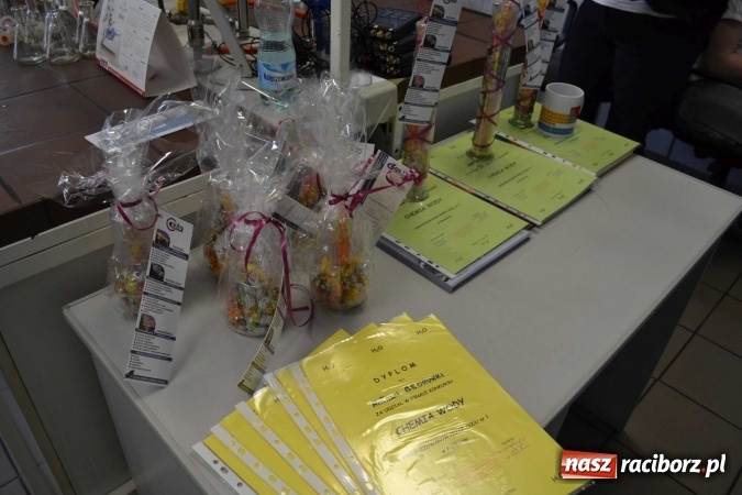 Zdjęcie w galerii na portalu naszraciborz.pl: Chemia wody atrakcyjna dla gimnazjalist&oacute;w wiadomości z regionu