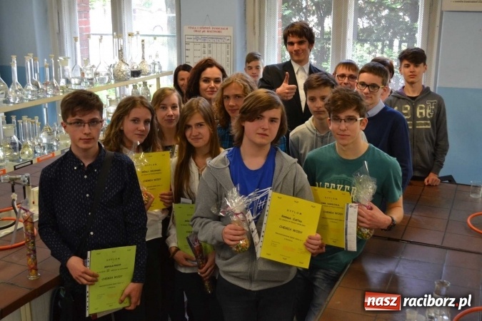 Zdjęcie w galerii na portalu naszraciborz.pl: Chemia wody atrakcyjna dla gimnazjalist&oacute;w wiadomości z regionu