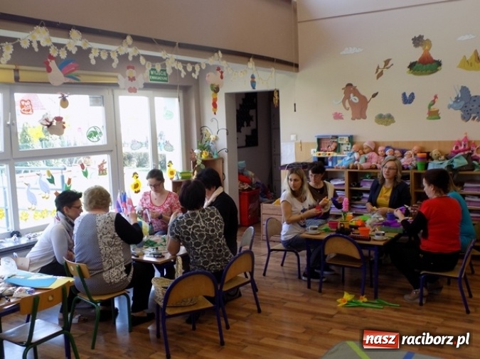 Zdjęcie w galerii na portalu naszraciborz.pl: Czeszki i Słowaczki odwiedziły raciborskie przedszkole  wiadomości z regionu