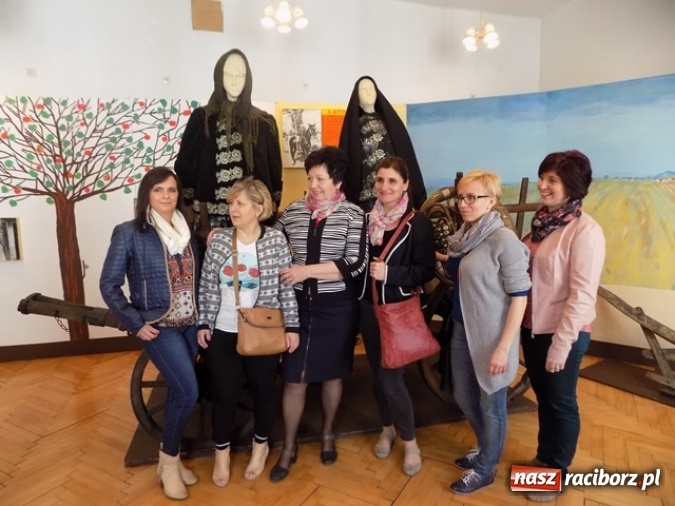 Zdjęcie w galerii na portalu naszraciborz.pl: Czeszki i Słowaczki odwiedziły raciborskie przedszkole  wiadomości z regionu