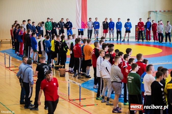 Zdjęcie w galerii na portalu naszraciborz.pl: Międzynarodowe Mistrzostwa Polski kadetów i juniorów w zapasach w stylu wolnym wiadomości z regionu