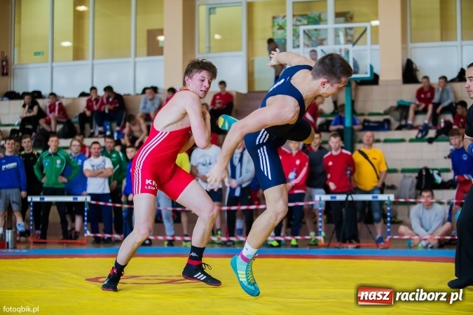 Zdjęcie w galerii na portalu naszraciborz.pl: Międzynarodowe Mistrzostwa Polski kadetów i juniorów w zapasach w stylu wolnym wiadomości z regionu