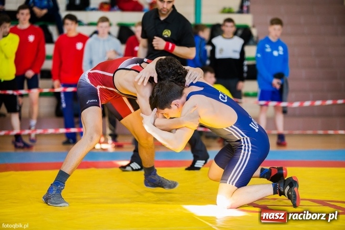 Zdjęcie w galerii na portalu naszraciborz.pl: Międzynarodowe Mistrzostwa Polski kadetów i juniorów w zapasach w stylu wolnym wiadomości z regionu