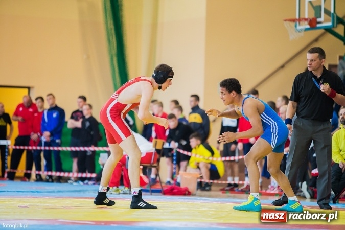 Zdjęcie w galerii na portalu naszraciborz.pl: Międzynarodowe Mistrzostwa Polski kadetów i juniorów w zapasach w stylu wolnym wiadomości z regionu