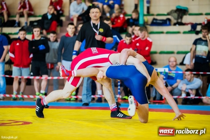 Zdjęcie w galerii na portalu naszraciborz.pl: Międzynarodowe Mistrzostwa Polski kadetów i juniorów w zapasach w stylu wolnym wiadomości z regionu