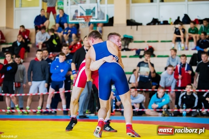 Zdjęcie w galerii na portalu naszraciborz.pl: Międzynarodowe Mistrzostwa Polski kadetów i juniorów w zapasach w stylu wolnym wiadomości z regionu