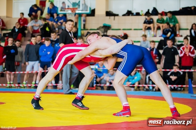 Zdjęcie w galerii na portalu naszraciborz.pl: Międzynarodowe Mistrzostwa Polski kadetów i juniorów w zapasach w stylu wolnym wiadomości z regionu