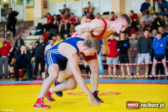 Zdjęcie w galerii na portalu naszraciborz.pl: Międzynarodowe Mistrzostwa Polski kadetów i juniorów w zapasach w stylu wolnym wiadomości z regionu
