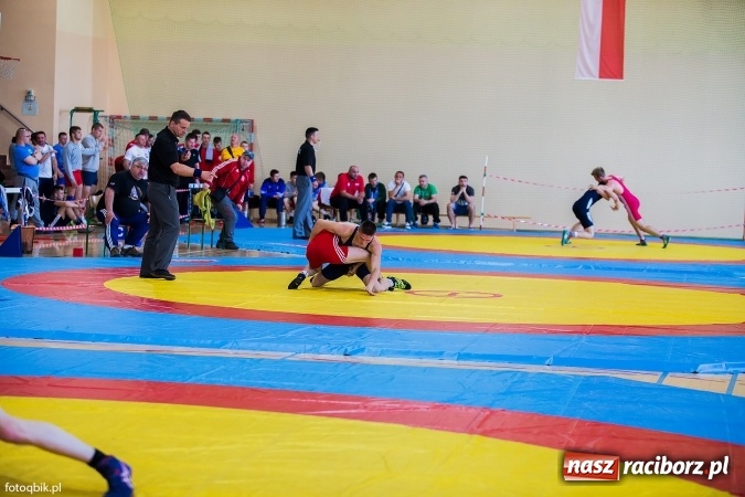 Zdjęcie w galerii na portalu naszraciborz.pl: Międzynarodowe Mistrzostwa Polski kadetów i juniorów w zapasach w stylu wolnym wiadomości z regionu