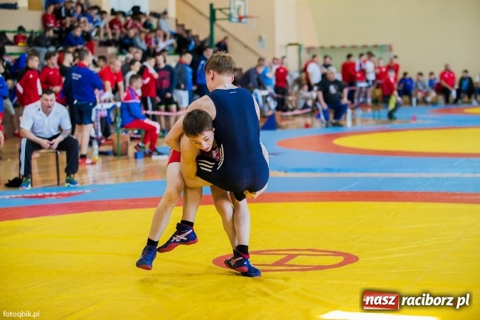 Zdjęcie w galerii na portalu naszraciborz.pl: Międzynarodowe Mistrzostwa Polski kadetów i juniorów w zapasach w stylu wolnym wiadomości z regionu