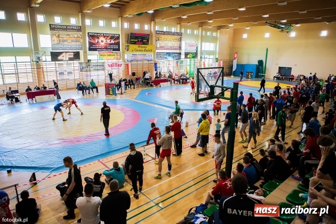 Zdjęcie w galerii na portalu naszraciborz.pl: Międzynarodowe Mistrzostwa Polski kadetów i juniorów w zapasach w stylu wolnym wiadomości z regionu