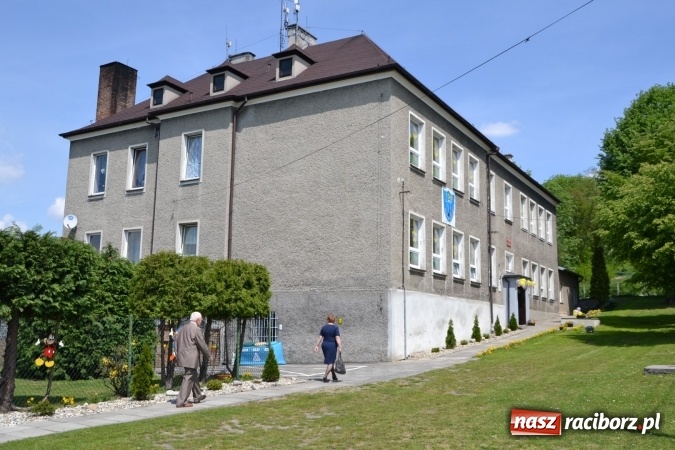 Zdjęcie w galerii na portalu naszraciborz.pl: Dziś w Owiszczach świętowano 150-lecie miejscowej szkoły wiadomości z regionu