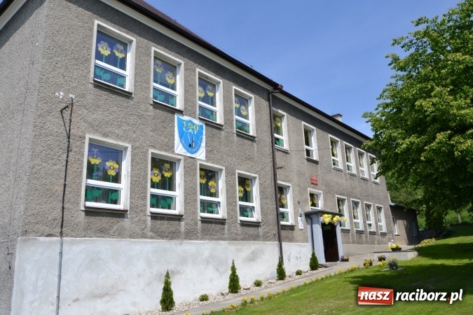 Zdjęcie w galerii na portalu naszraciborz.pl: Dziś w Owiszczach świętowano 150-lecie miejscowej szkoły wiadomości z regionu