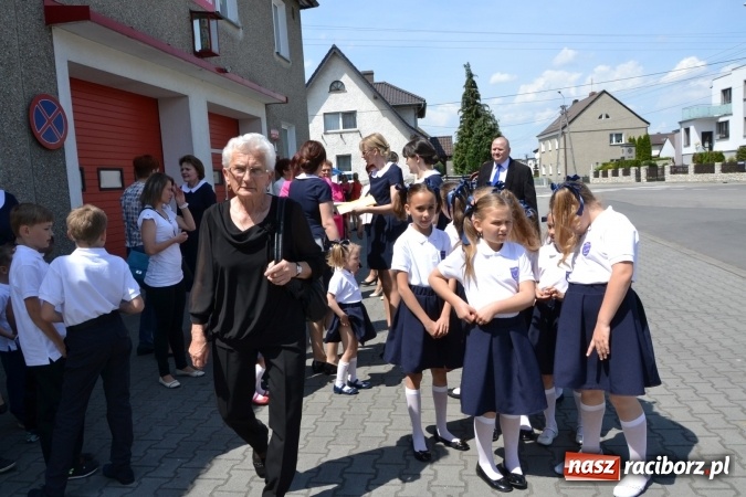 Zdjęcie w galerii na portalu naszraciborz.pl: Dziś w Owiszczach świętowano 150-lecie miejscowej szkoły wiadomości z regionu