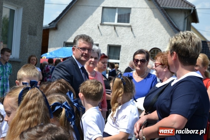 Zdjęcie w galerii na portalu naszraciborz.pl: Dziś w Owiszczach świętowano 150-lecie miejscowej szkoły wiadomości z regionu