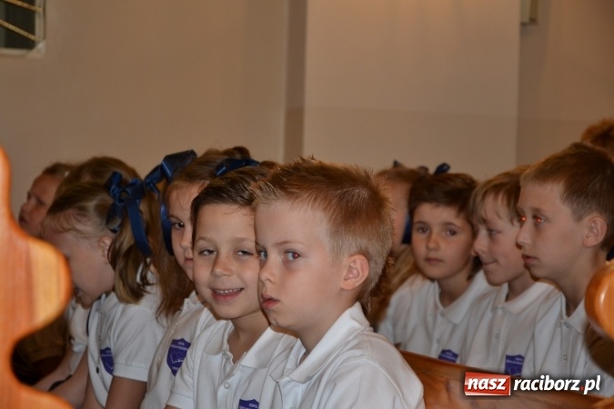 Zdjęcie w galerii na portalu naszraciborz.pl: Dziś w Owiszczach świętowano 150-lecie miejscowej szkoły wiadomości z regionu