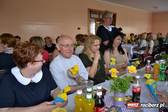 Zdjęcie w galerii na portalu naszraciborz.pl: Dziś w Owiszczach świętowano 150-lecie miejscowej szkoły wiadomości z regionu