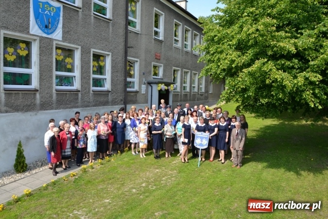 Zdjęcie w galerii na portalu naszraciborz.pl: Dziś w Owiszczach świętowano 150-lecie miejscowej szkoły wiadomości z regionu