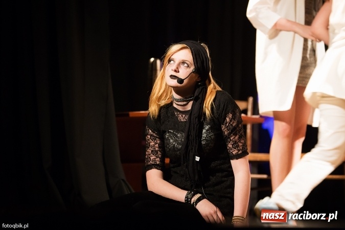 Zdjęcie w galerii na portalu naszraciborz.pl: Oddział zamknięty na deskach MDK wiadomości z regionu