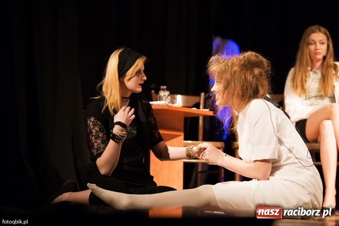 Zdjęcie w galerii na portalu naszraciborz.pl: Oddział zamknięty na deskach MDK wiadomości z regionu