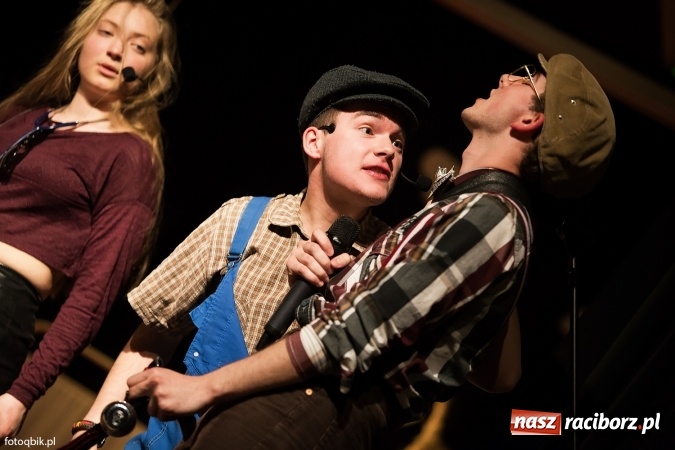 Zdjęcie w galerii na portalu naszraciborz.pl: Oddział zamknięty na deskach MDK wiadomości z regionu