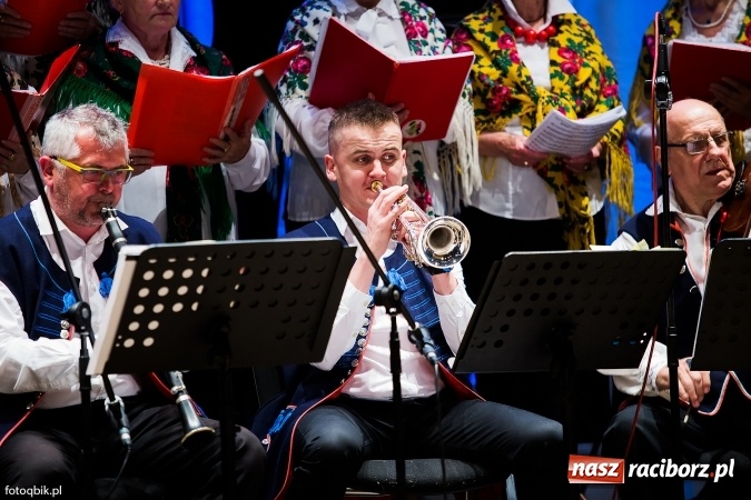 Zdjęcie w galerii na portalu naszraciborz.pl: Raciborski Dzień Seniora oraz 10-lecie działalności grupy Seniorzy ZPiT Strzecha wiadomości z regionu