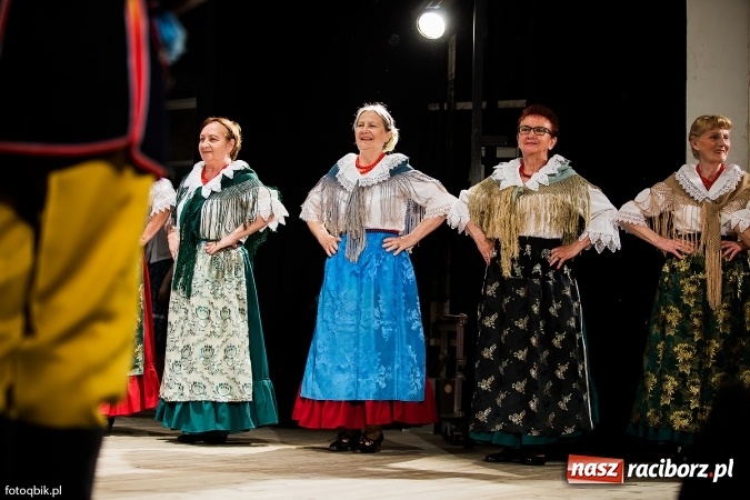 Zdjęcie w galerii na portalu naszraciborz.pl: Raciborski Dzień Seniora oraz 10-lecie działalności grupy Seniorzy ZPiT Strzecha wiadomości z regionu