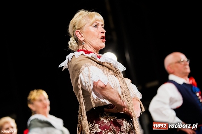 Zdjęcie w galerii na portalu naszraciborz.pl: Raciborski Dzień Seniora oraz 10-lecie działalności grupy Seniorzy ZPiT Strzecha wiadomości z regionu