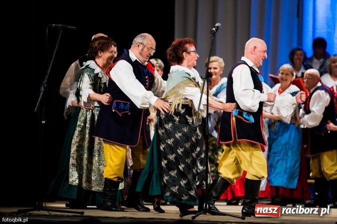Zdjęcie w galerii na portalu naszraciborz.pl: Raciborski Dzień Seniora oraz 10-lecie działalności grupy Seniorzy ZPiT Strzecha wiadomości z regionu
