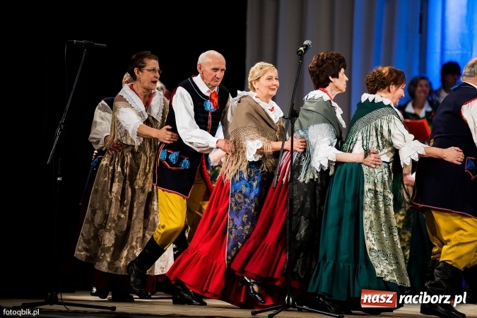 Zdjęcie w galerii na portalu naszraciborz.pl: Raciborski Dzień Seniora oraz 10-lecie działalności grupy Seniorzy ZPiT Strzecha wiadomości z regionu