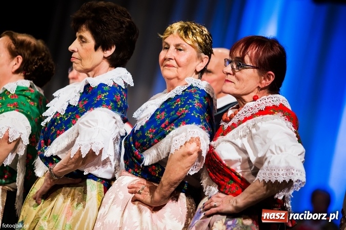 Zdjęcie w galerii na portalu naszraciborz.pl: Raciborski Dzień Seniora oraz 10-lecie działalności grupy Seniorzy ZPiT Strzecha wiadomości z regionu