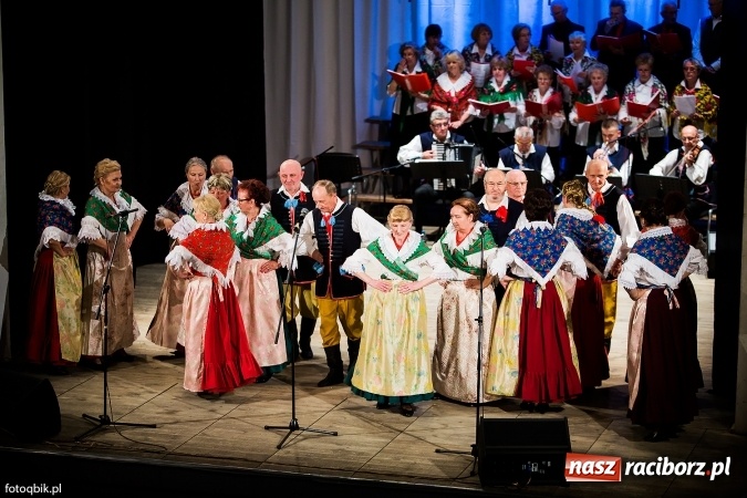 Zdjęcie w galerii na portalu naszraciborz.pl: Raciborski Dzień Seniora oraz 10-lecie działalności grupy Seniorzy ZPiT Strzecha wiadomości z regionu