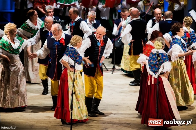 Zdjęcie w galerii na portalu naszraciborz.pl: Raciborski Dzień Seniora oraz 10-lecie działalności grupy Seniorzy ZPiT Strzecha wiadomości z regionu