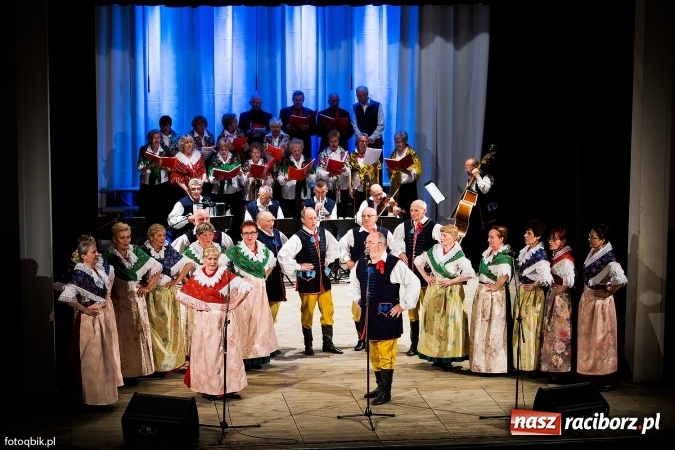 Zdjęcie w galerii na portalu naszraciborz.pl: Raciborski Dzień Seniora oraz 10-lecie działalności grupy Seniorzy ZPiT Strzecha wiadomości z regionu