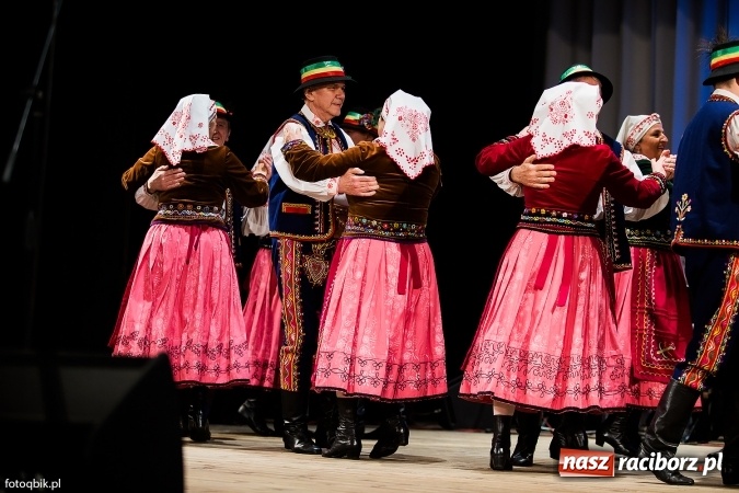 Zdjęcie w galerii na portalu naszraciborz.pl: Raciborski Dzień Seniora oraz 10-lecie działalności grupy Seniorzy ZPiT Strzecha wiadomości z regionu