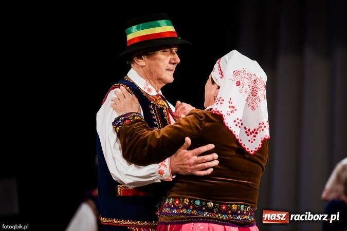 Zdjęcie w galerii na portalu naszraciborz.pl: Raciborski Dzień Seniora oraz 10-lecie działalności grupy Seniorzy ZPiT Strzecha wiadomości z regionu