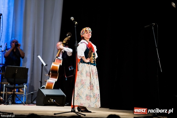Zdjęcie w galerii na portalu naszraciborz.pl: Raciborski Dzień Seniora oraz 10-lecie działalności grupy Seniorzy ZPiT Strzecha wiadomości z regionu