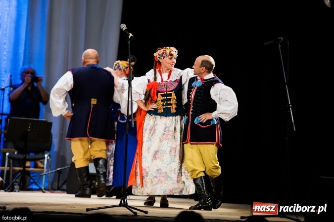 Zdjęcie w galerii na portalu naszraciborz.pl: Raciborski Dzień Seniora oraz 10-lecie działalności grupy Seniorzy ZPiT Strzecha wiadomości z regionu