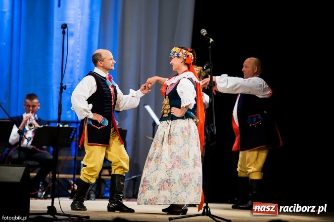 Zdjęcie w galerii na portalu naszraciborz.pl: Raciborski Dzień Seniora oraz 10-lecie działalności grupy Seniorzy ZPiT Strzecha wiadomości z regionu