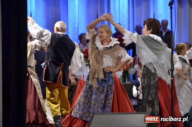 Zdjęcie w galerii na portalu naszraciborz.pl: Raciborski Dzień Seniora oraz 10-lecie działalności grupy Seniorzy ZPiT Strzecha wiadomości z regionu