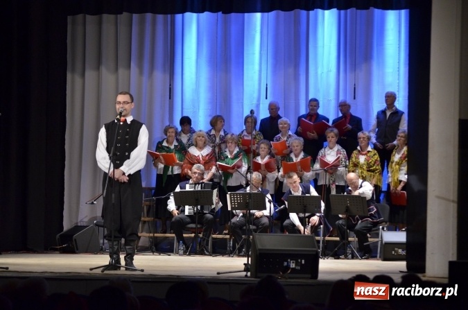Zdjęcie w galerii na portalu naszraciborz.pl: Raciborski Dzień Seniora oraz 10-lecie działalności grupy Seniorzy ZPiT Strzecha wiadomości z regionu
