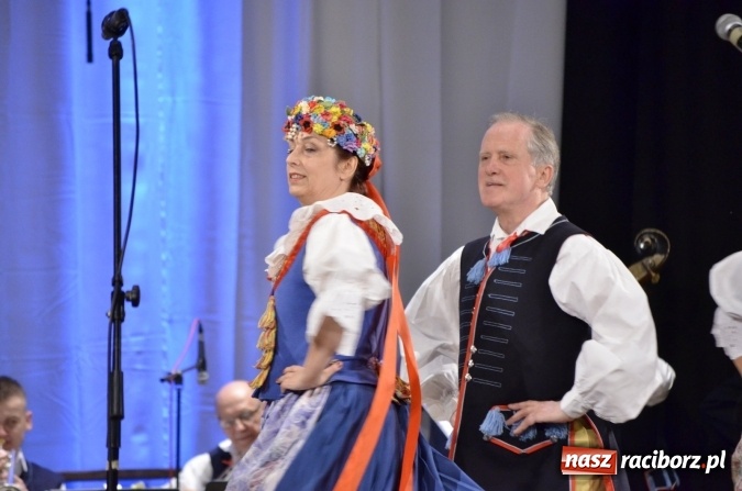 Zdjęcie w galerii na portalu naszraciborz.pl: Raciborski Dzień Seniora oraz 10-lecie działalności grupy Seniorzy ZPiT Strzecha wiadomości z regionu