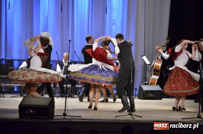 Zdjęcie w galerii na portalu naszraciborz.pl: Raciborski Dzień Seniora oraz 10-lecie działalności grupy Seniorzy ZPiT Strzecha wiadomości z regionu