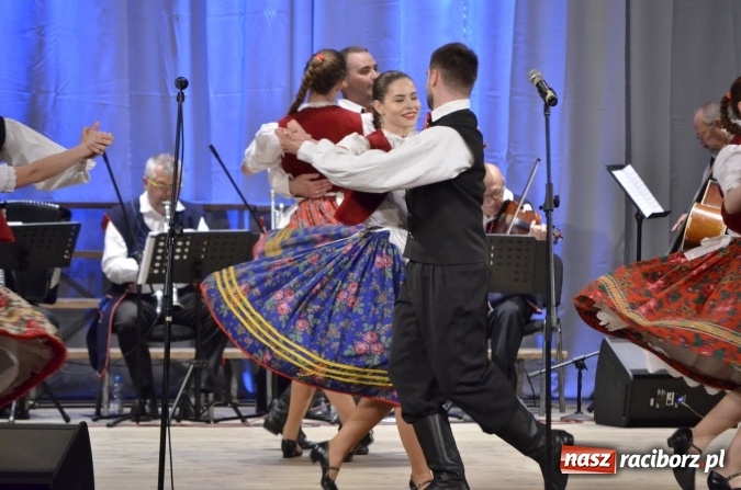 Zdjęcie w galerii na portalu naszraciborz.pl: Raciborski Dzień Seniora oraz 10-lecie działalności grupy Seniorzy ZPiT Strzecha wiadomości z regionu