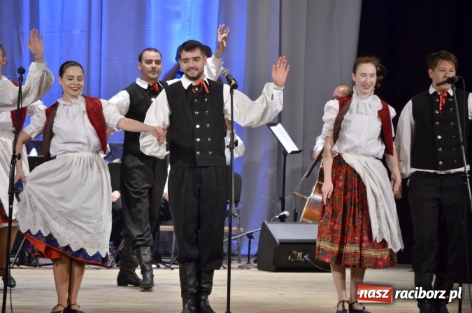 Zdjęcie w galerii na portalu naszraciborz.pl: Raciborski Dzień Seniora oraz 10-lecie działalności grupy Seniorzy ZPiT Strzecha wiadomości z regionu