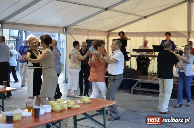 Zdjęcie w galerii na portalu naszraciborz.pl: Raciborski Dzień Seniora oraz 10-lecie działalności grupy Seniorzy ZPiT Strzecha wiadomości z regionu