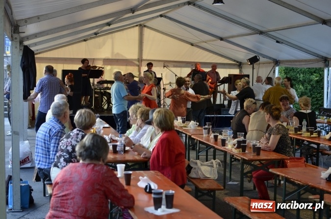 Zdjęcie w galerii na portalu naszraciborz.pl: Raciborski Dzień Seniora oraz 10-lecie działalności grupy Seniorzy ZPiT Strzecha wiadomości z regionu