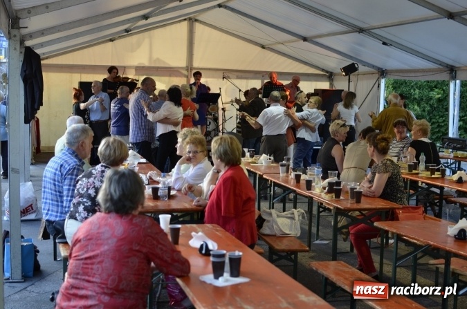 Zdjęcie w galerii na portalu naszraciborz.pl: Raciborski Dzień Seniora oraz 10-lecie działalności grupy Seniorzy ZPiT Strzecha wiadomości z regionu